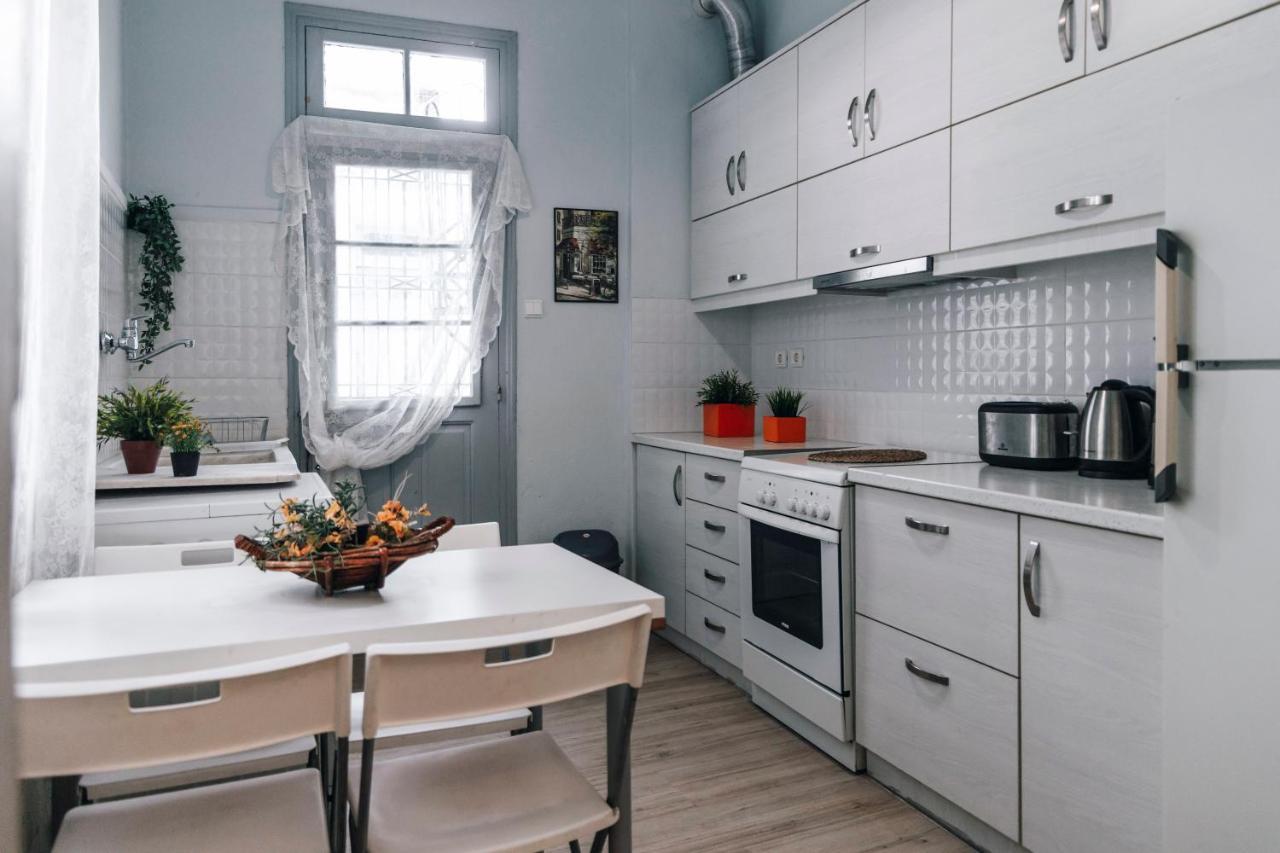 Monastiraki-Psiri, Old Town, 3-Bdr Apt, Sleep 6-10P, Spacious Court Yard เอเธนส์ ภายนอก รูปภาพ