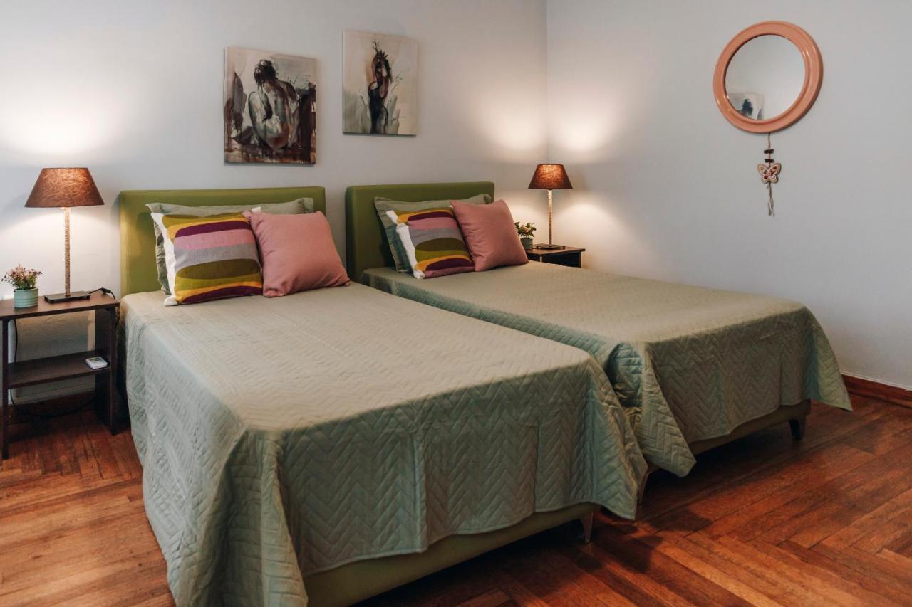 Monastiraki-Psiri, Old Town, 3-Bdr Apt, Sleep 6-10P, Spacious Court Yard เอเธนส์ ภายนอก รูปภาพ