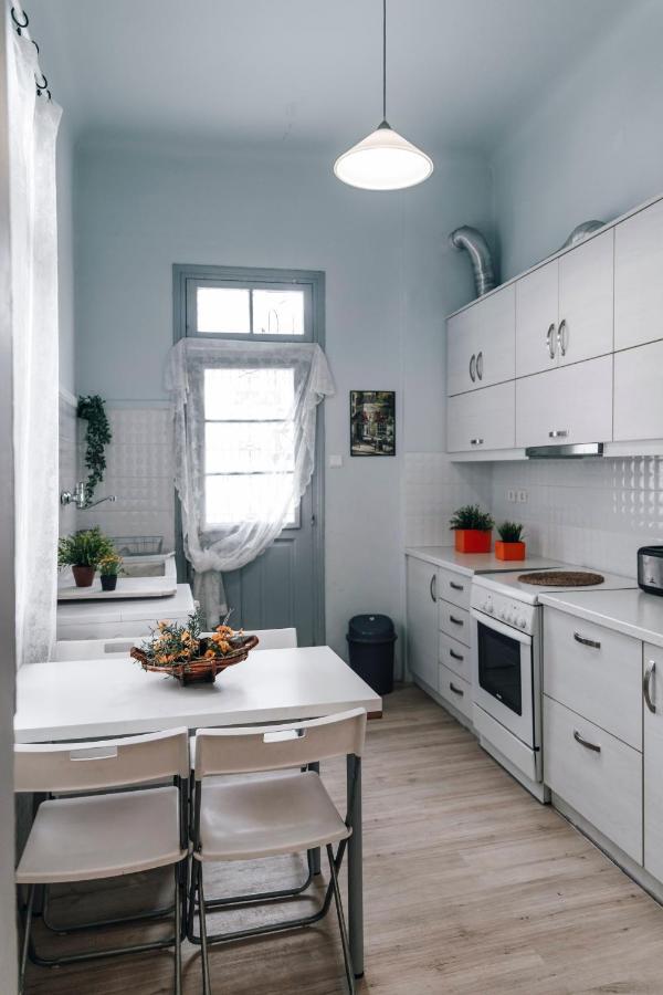 Monastiraki-Psiri, Old Town, 3-Bdr Apt, Sleep 6-10P, Spacious Court Yard เอเธนส์ ภายนอก รูปภาพ