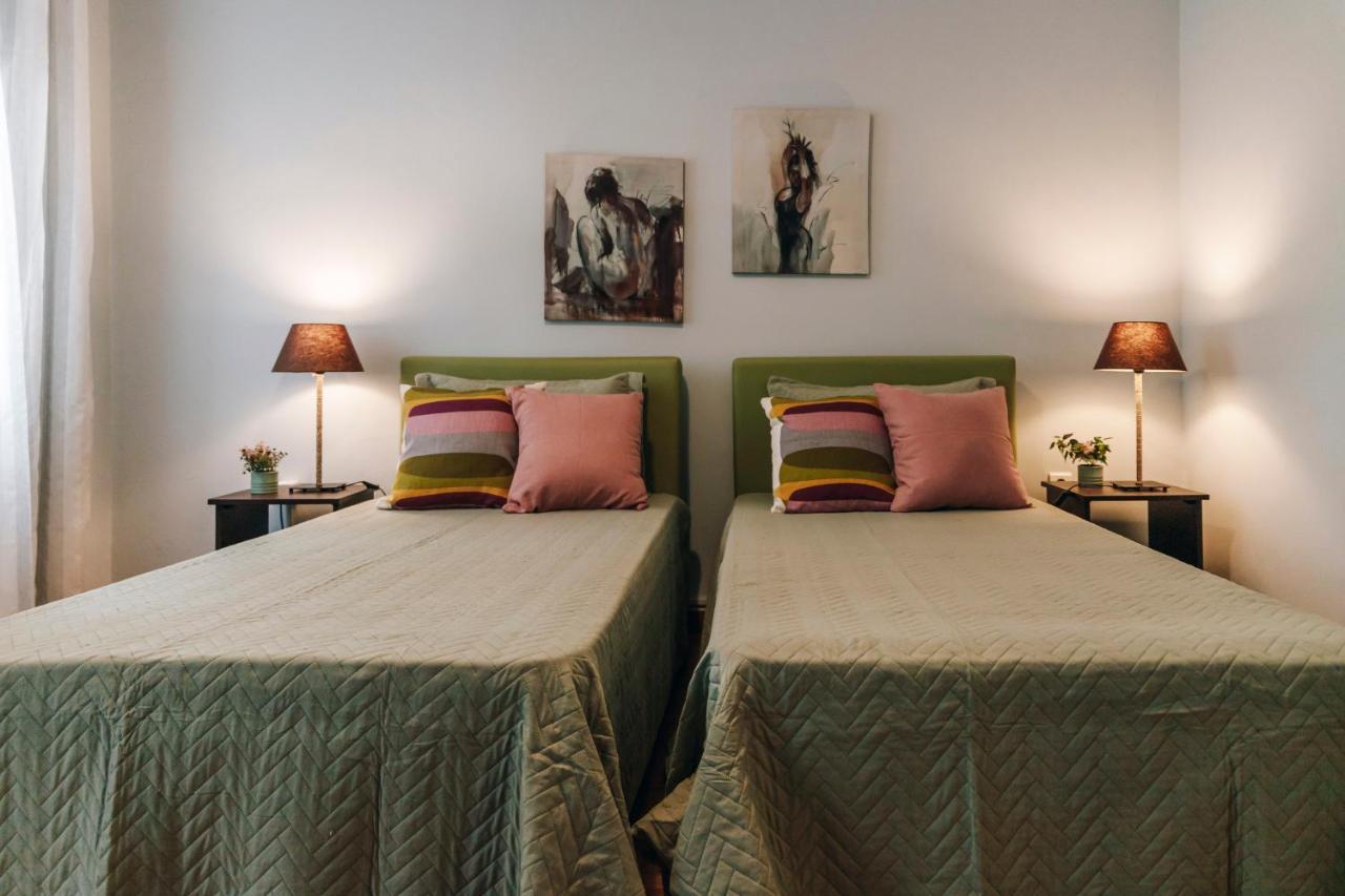 Monastiraki-Psiri, Old Town, 3-Bdr Apt, Sleep 6-10P, Spacious Court Yard เอเธนส์ ภายนอก รูปภาพ