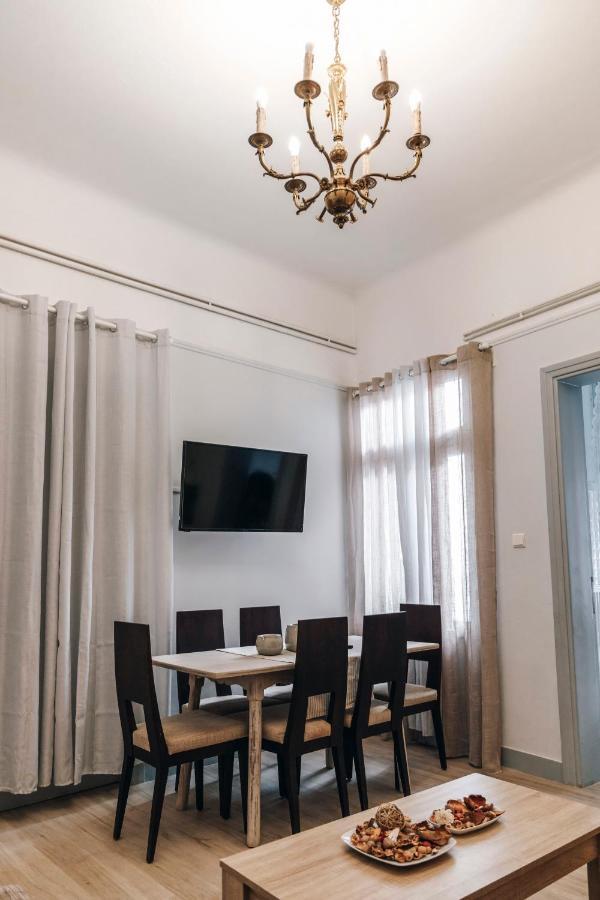 Monastiraki-Psiri, Old Town, 3-Bdr Apt, Sleep 6-10P, Spacious Court Yard เอเธนส์ ภายนอก รูปภาพ