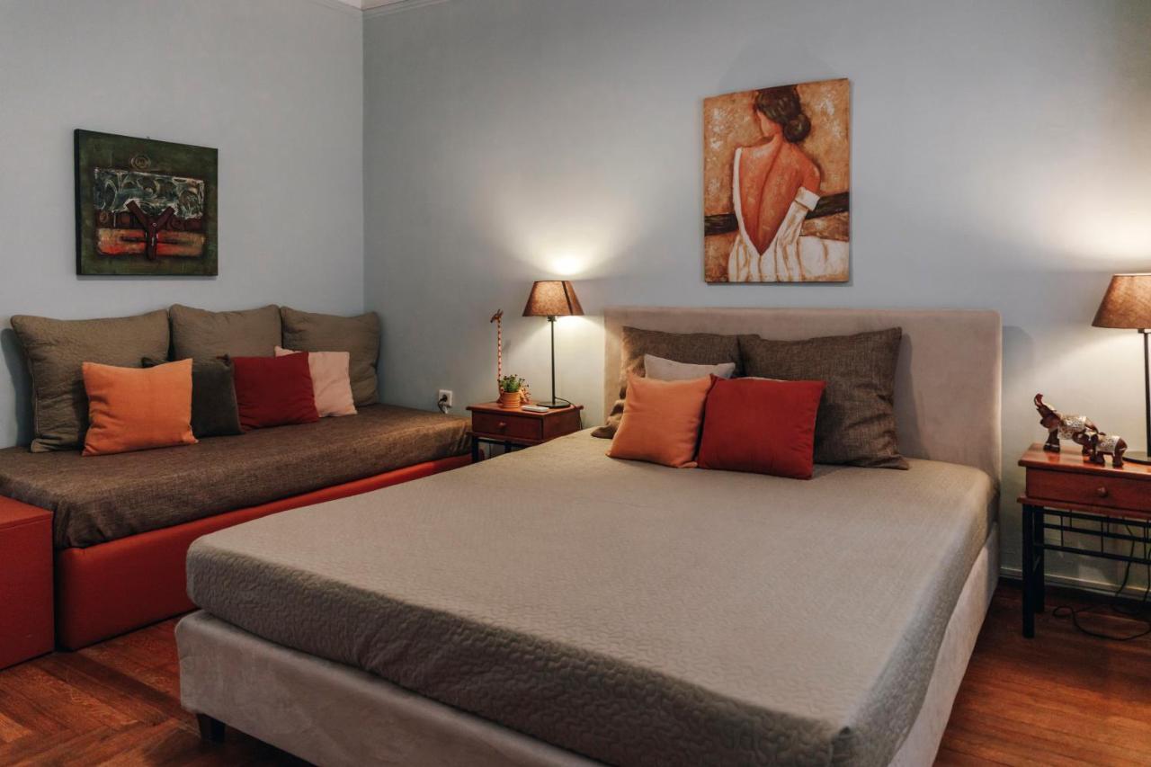 Monastiraki-Psiri, Old Town, 3-Bdr Apt, Sleep 6-10P, Spacious Court Yard เอเธนส์ ภายนอก รูปภาพ