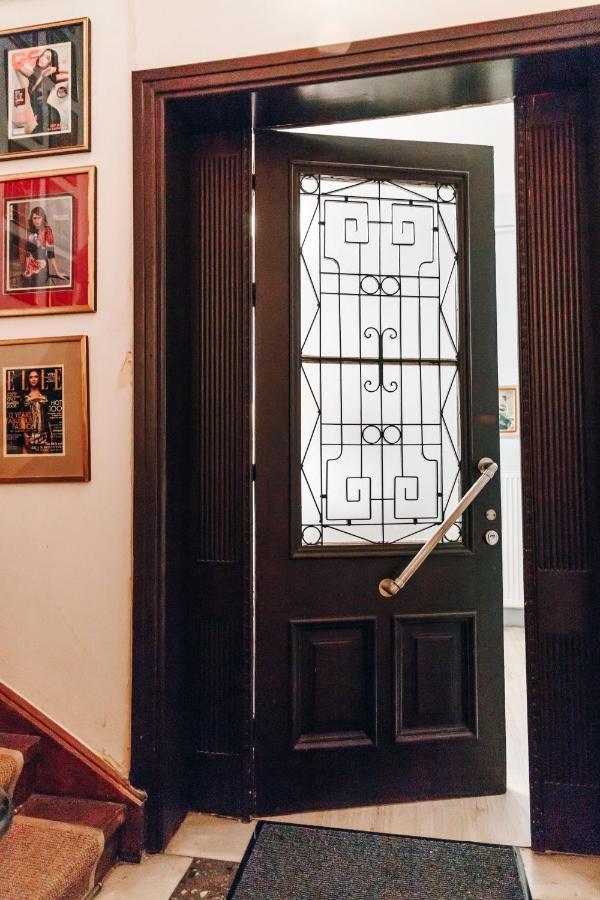 Monastiraki-Psiri, Old Town, 3-Bdr Apt, Sleep 6-10P, Spacious Court Yard เอเธนส์ ภายนอก รูปภาพ